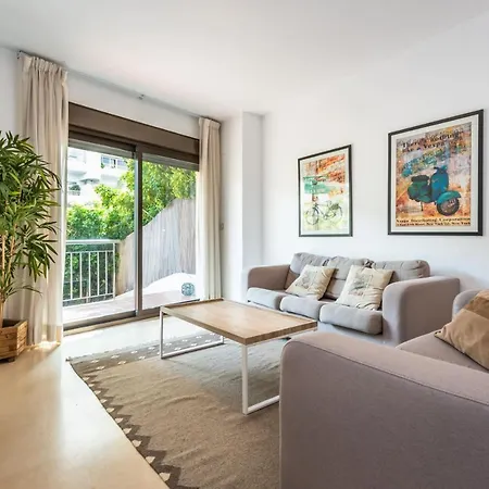 Apartment Center I *